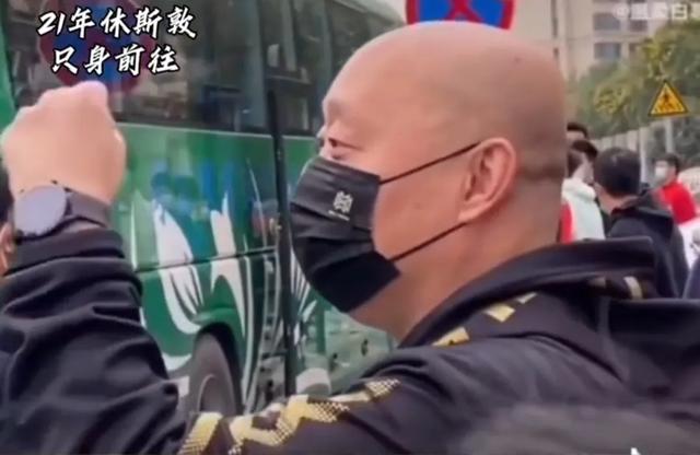 原来真正把孙颖莎当女儿的是他，那个默默付出的老头