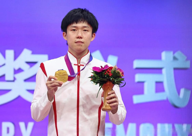 邓亚萍没想到	，一场联谊会，彻底暴露王楚钦在乒乓球界的真实地位