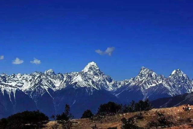 茶马古道第一站，赏日照金山、泡雪山温泉