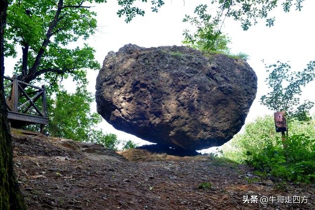 河北百草畔（上）：风动孤石悬险韵，蚁巡深岭蕴生机