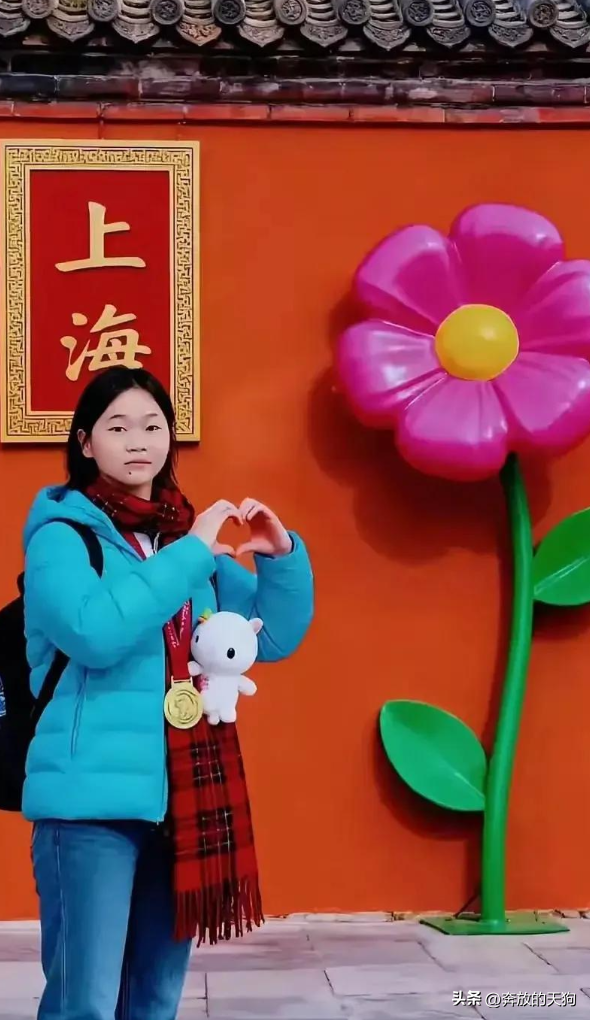 全红婵现在也太好看了吧！18岁长高一截，这才是真·女大十八变