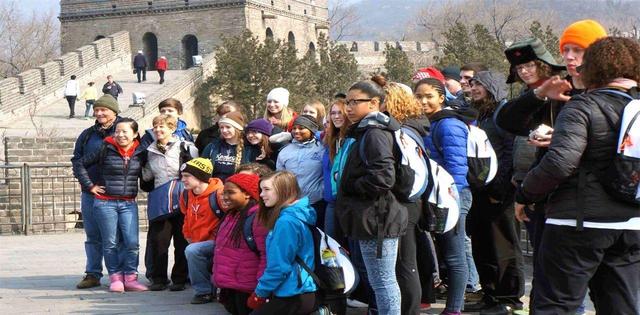 太意外，大量外国游客涌入中国，打着旅游的"幌子"，实则另有目的