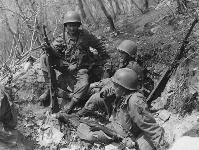 91团被3万美军包围，团长利用灯下黑战术，完好无损突围