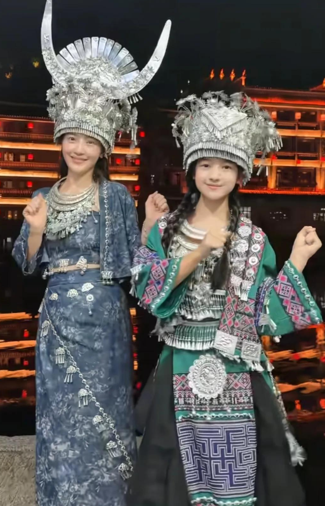 47岁聂远一家回贵州，11岁女儿和妈妈共用一张脸，长得真漂亮