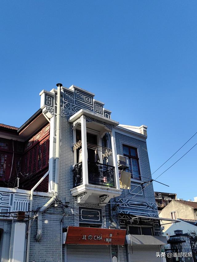 冬日暖阳里的上海街景