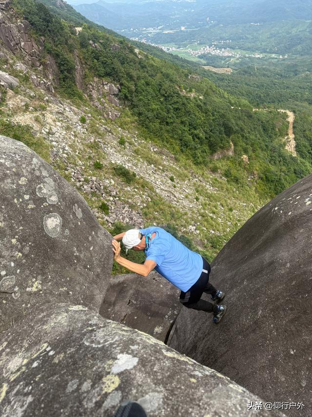 揭西猴面石徒步登山