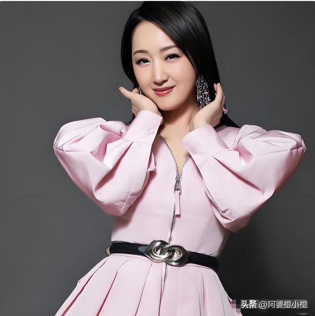 过气明星有多惨！农村走穴 摆摊还债，穷到只剩100万，体面全丢了