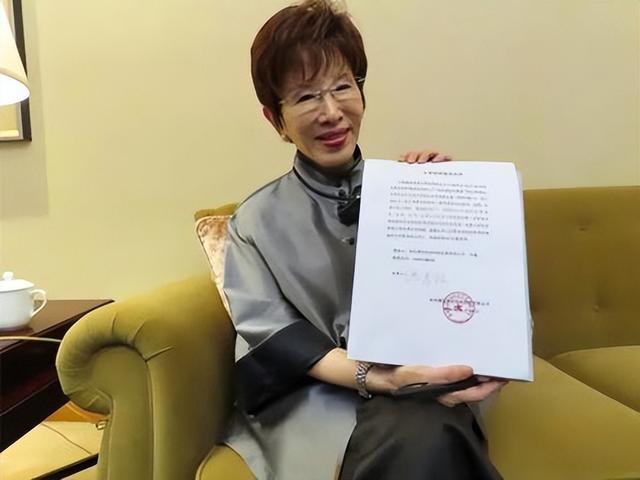 回台北直接扣押？洪秀柱返程专机已落地，然而国台办早就把话挑明