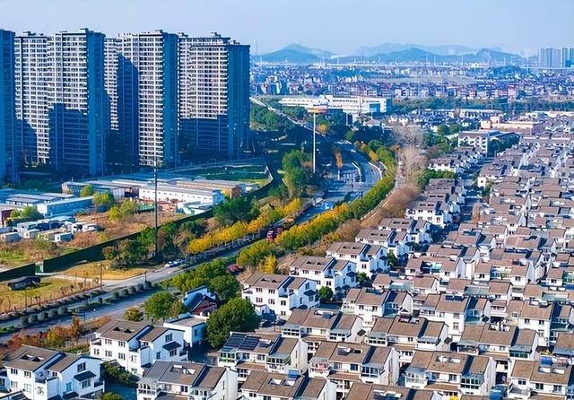 美论坛：一旦特朗普取消与中国的贸易关系，2025中国经济将如何？