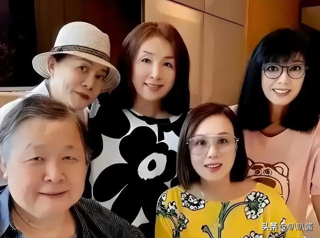 出名后出轨保姆，气死原配，如今77岁的他晚景凄凉，子女与其割席