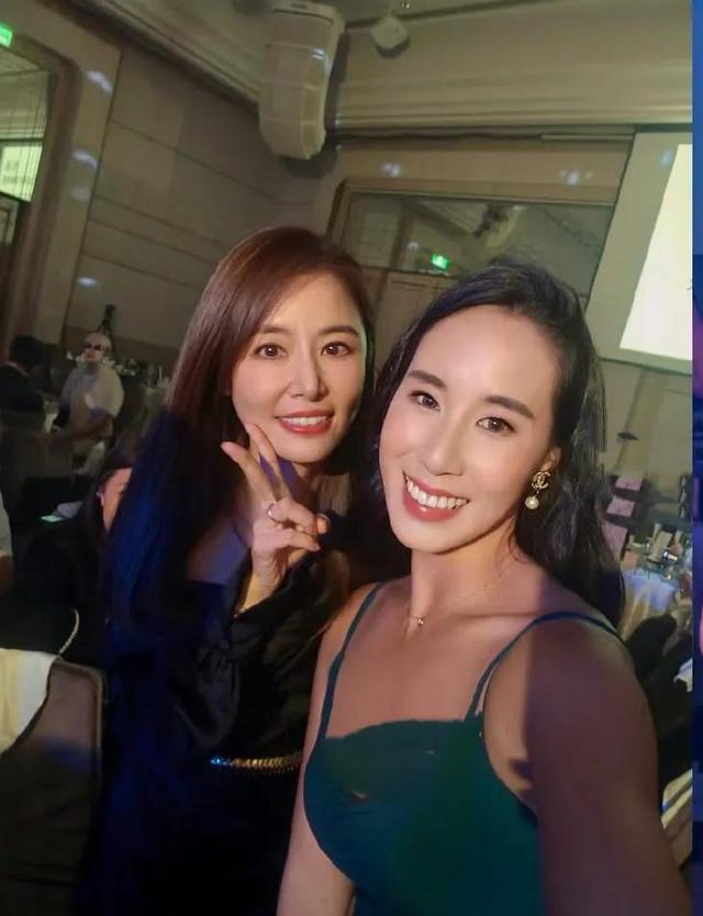 林心如爸妈庆结婚 50 周年！霍建华受宾客欢迎，林爸和女儿像同龄人