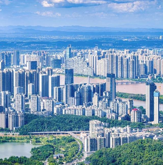 武汉没想到，郑州也没想到，如今长沙强势崛起一飞冲天