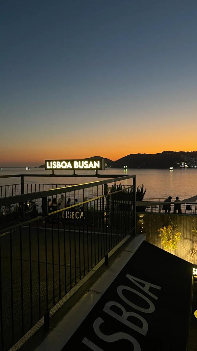 10月，「需要另一个同类」