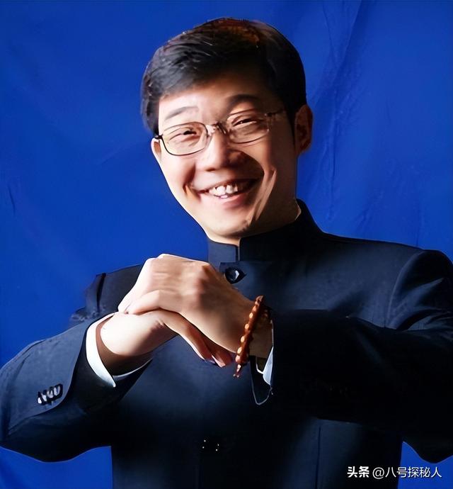 16年前，他把黄家驹念成黄家“狗”，自以为幽默，却意外断送前程