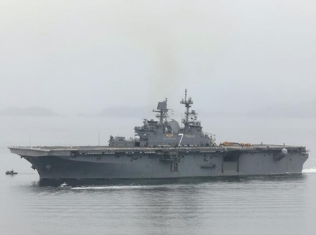 5艘航母随时云集南海，中方手段升级空前强力，枪炮无眼对菲警告