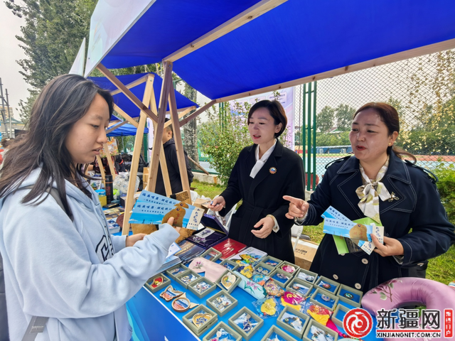 青春遇见丝路雪丨“疆潮来袭·Young力全开”新疆文旅市集嗨翻北京校园！