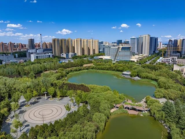 西安中湖公园 绿意盎然 园景如画