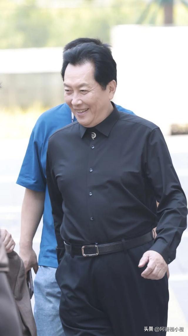 人在做天在看!唐国强观看阅兵才过2天，让人担心的事情还是发生了