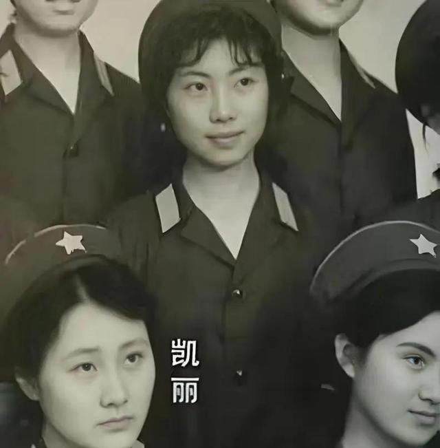 63岁的张凯丽，因阅兵现场的一个感人举动，轻松实现“口碑逆转”