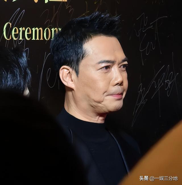 这和“真空”有啥区别，章子怡大胆穿衣，却没赢过保守的蒋勤勤