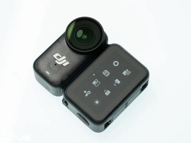 大疆出了款一千多的拇指相机，跟友商玩起了贴身肉搏？