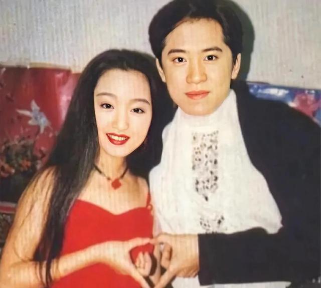 他8次上春晚，作死被捕入狱，今56岁无人问津，老搭档也断了联系