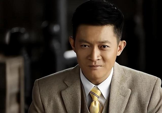 明明演技一般，却被捧成“老戏骨”，这八位演员终于现出原型了？