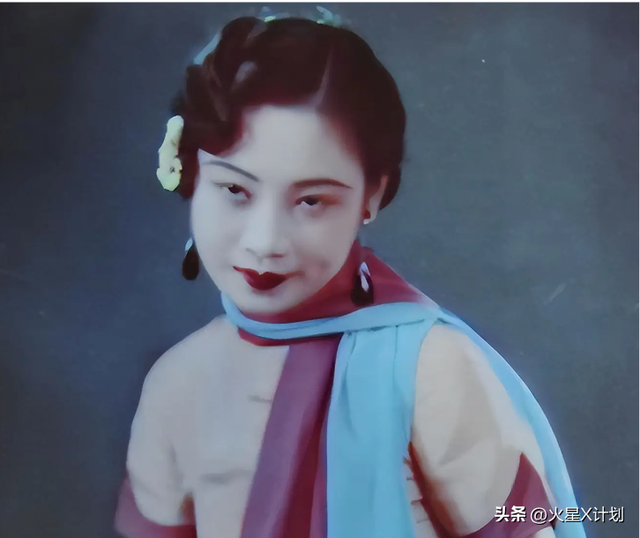 戴笠与胡蝶的真实影像，胡蝶美艳摄人心魄，戴笠面容冷峻不怒自威
