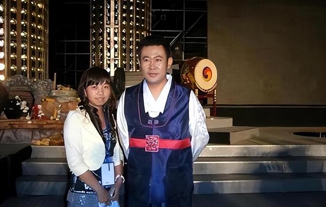 退休6个月还没享福就去世，一辈子无儿无女，他比罗京更令人惋惜
