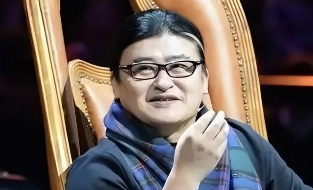 乐坛最大的笑话，一首代表作都没的歌手，却敢当评委自称乐坛的神