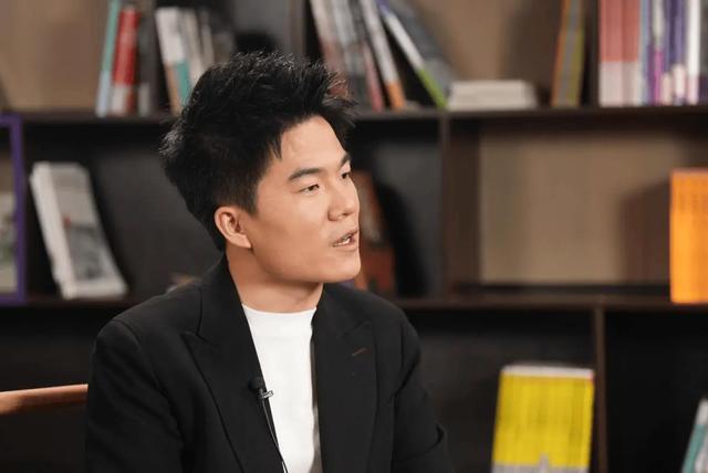 全网最“赚钱”的4位网红，个个赚的盆满钵满，身家过亿收入惊人