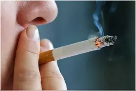 45岁大哥肺部长满结节，医生怒斥：天天做这2件事，不怕患肺癌吗图片