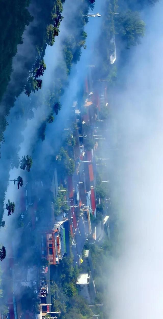 天地间的水墨长卷