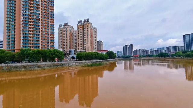 一场大雨后，秦皇岛汤河变成这样...