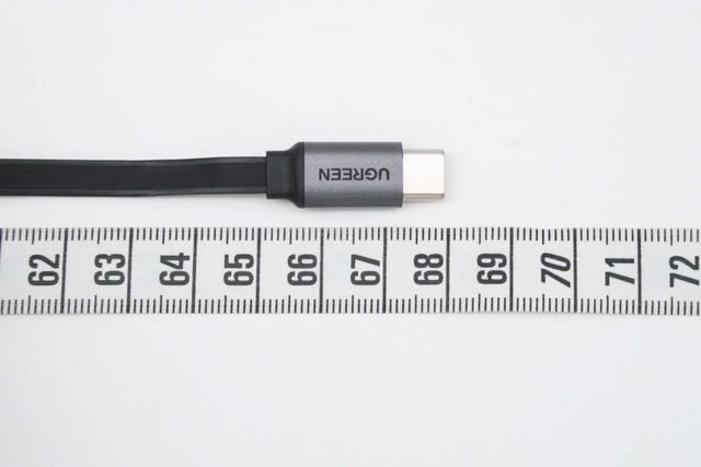 绿联 60W 伸缩线车载快充评测：全协议覆盖，手机平板都能 “喂饱”