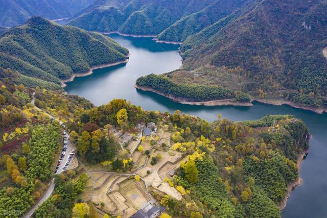 11月-12月，适合秋冬季节自驾的7条线路，藏着不少好风景