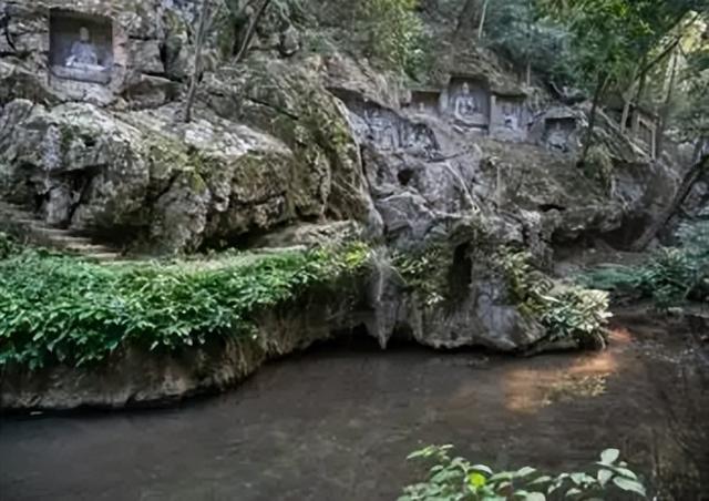 灵隐免票首日抢空！放弃4.9亿门票，景区图的是长远饭票
