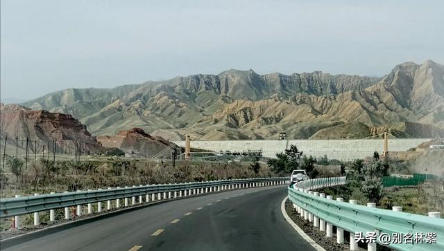 一车5人自驾新疆，用时22天花费24800元，旅玩线路分享，建议收藏