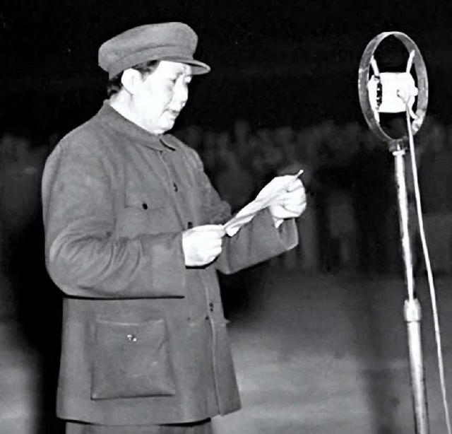 为什么毛泽东不允许英雄纪念碑碑文中提及“中国共产党”？