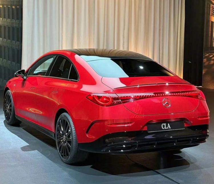 CLA纯电设计评价_奔驰c级选装抬头显示_奔驰CLA纯电