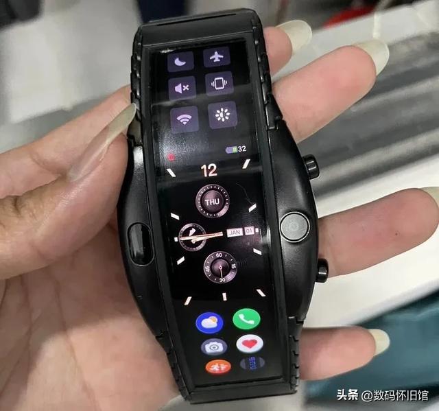 从3499跌到500元的折叠屏手表，支持打电话，如今却很保值
