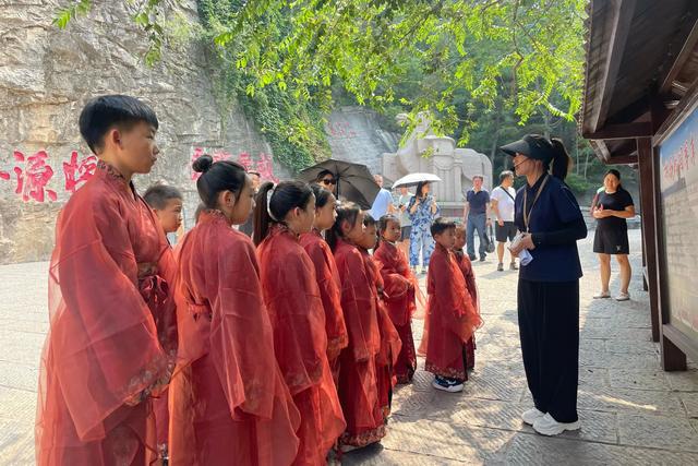 品鬼谷古韵,承华夏礼仪:沉浸式拜师礼研学,开启孩子文化新征程