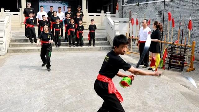 广东七大传统风俗被快速推广，外省网友：为何我们就学不来他们呢