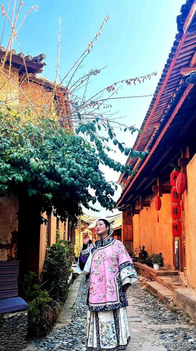 她曾是最美农村妇女演员 40多演少女 如今不拍戏，云南旅游成胖可爱