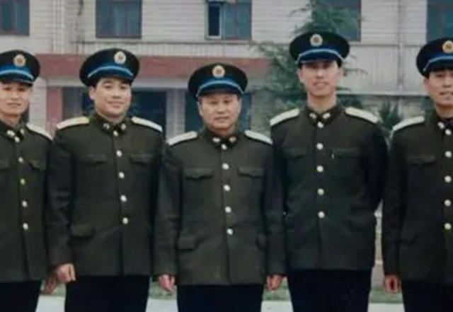 大河南走出3位空军司令，清一色的上将，他们的名字起得都很好