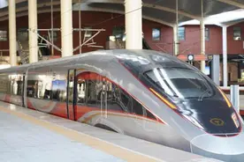 受强降雨影响 重庆火车站26日将停运9趟列车→图片