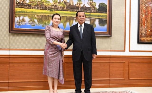 三天攻下柬埔寨？泰国外长赴美求助，47国收到通知，中方斩钉截铁