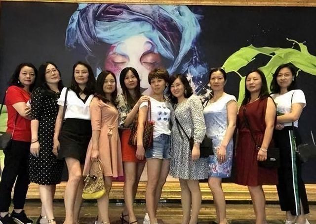 边牧撞碎100万玉镯，被主人暴打后卖到狗肉馆，3天后主人回家傻眼
