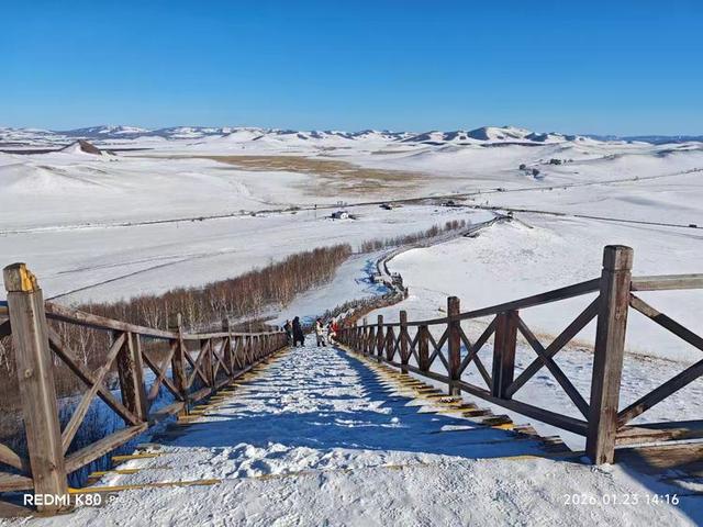 游览乌兰布统影视外景基地