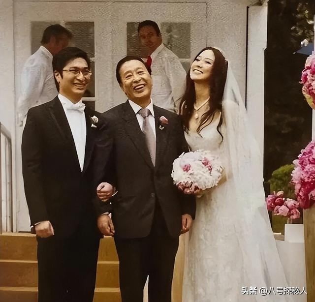 她14岁已是“人间尤物”，被首富看中花10亿娶回家，8年生了四胎